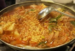 泡面酸菜爆料视频,揭秘网红美食背后的真相